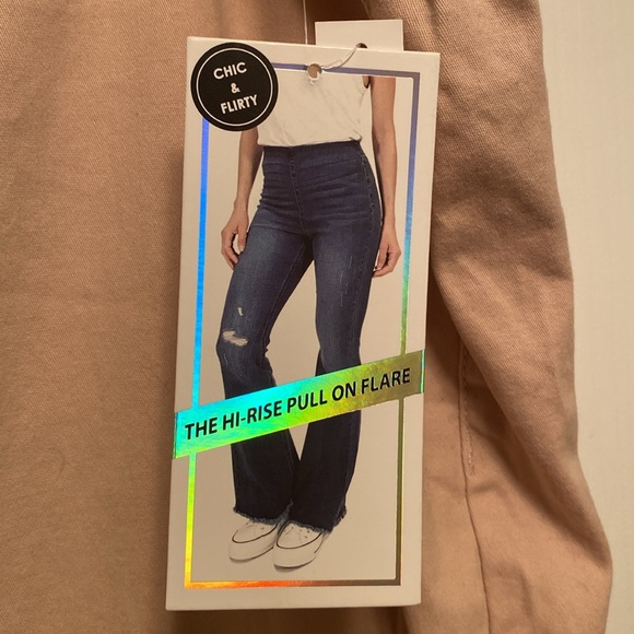 Brand New Tinseltown Tan Hi-Rise Pull On Flare Pants…size 22W - Picture 6 of 6